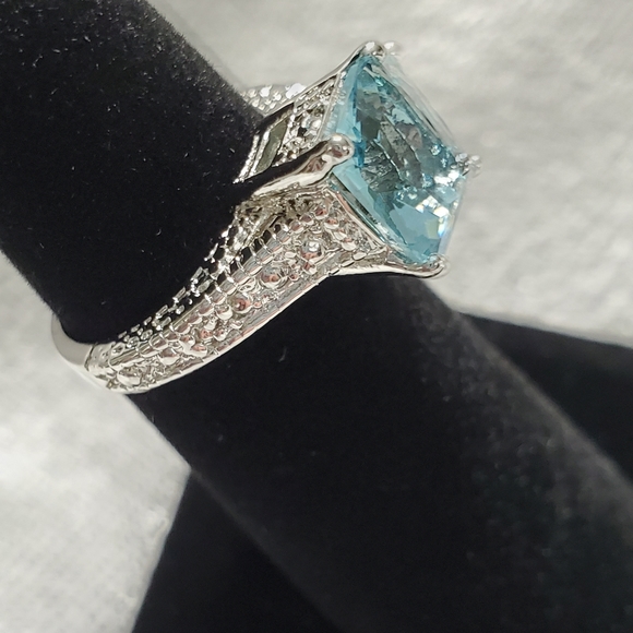 Ring - Picture 3 of 3